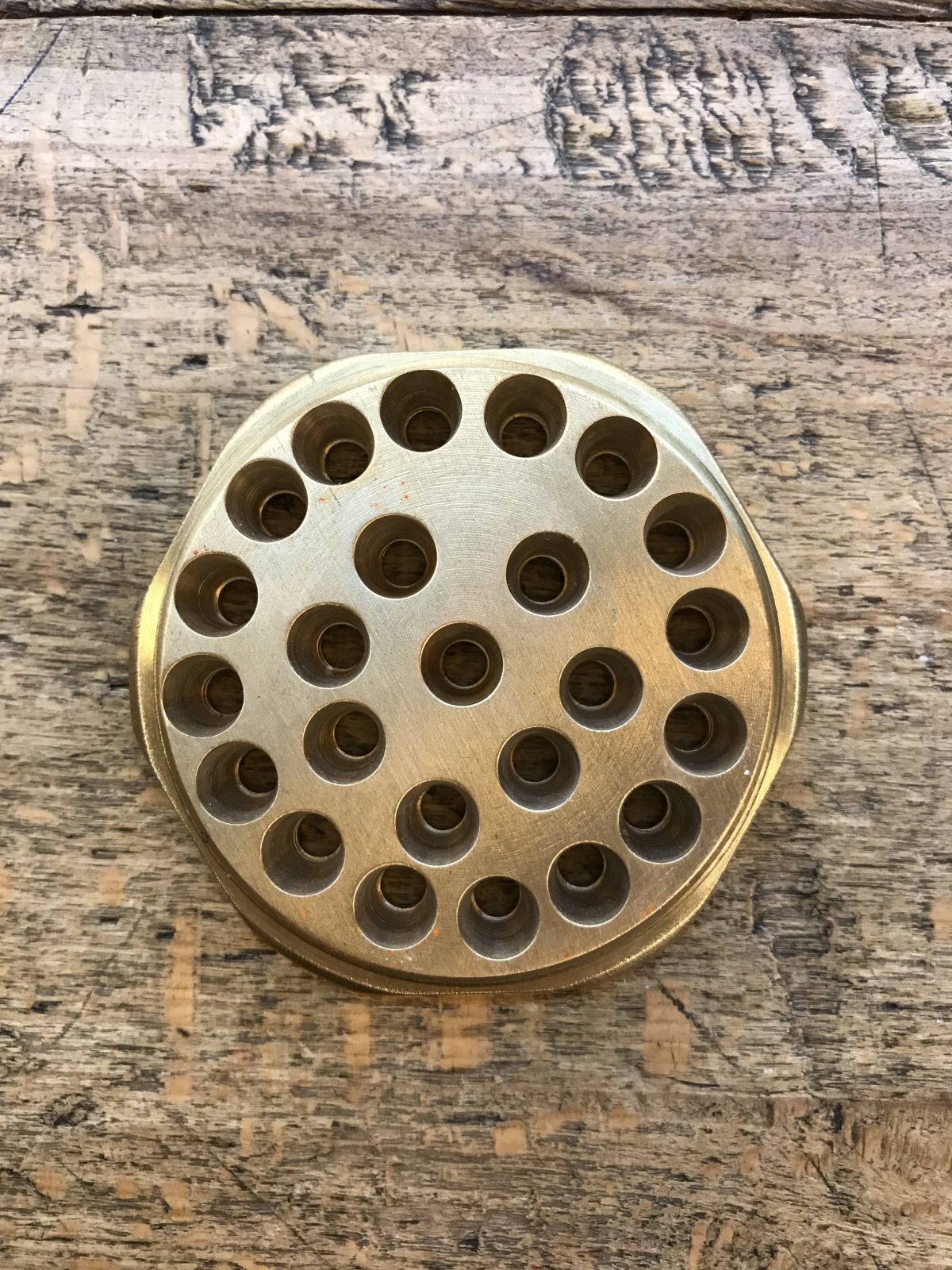 Torchietto in ottone per la pasta