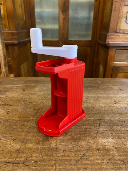 Grattuggia a manovella in plastica