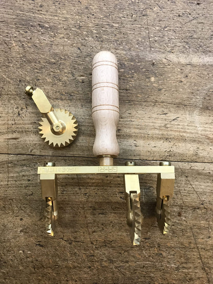 4-way adjustable festooned yoke 