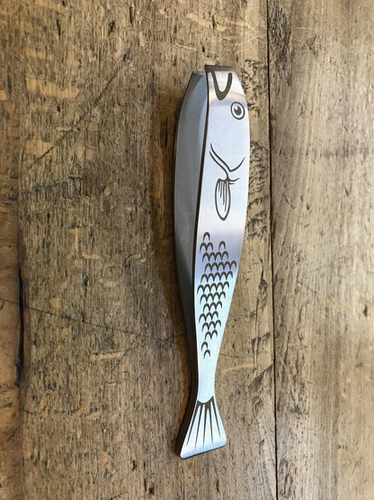 Pinza per deliscare il pesce