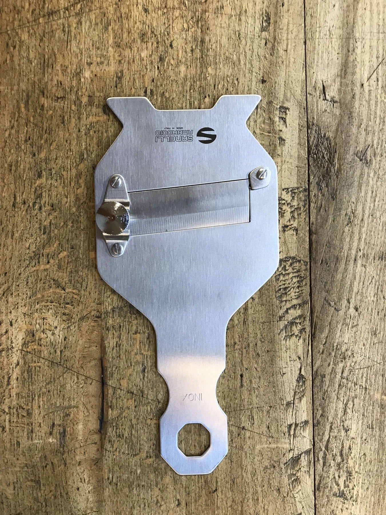 Stainless steel truffle slicer with smooth blade
