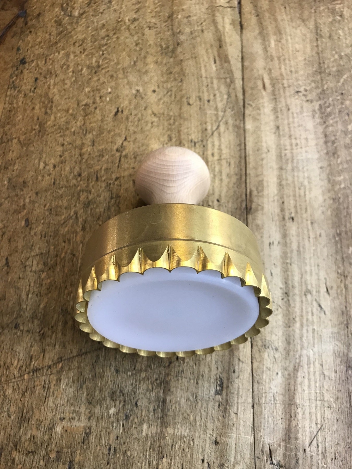 Round ravioli mold Ø 9 cm with festoon