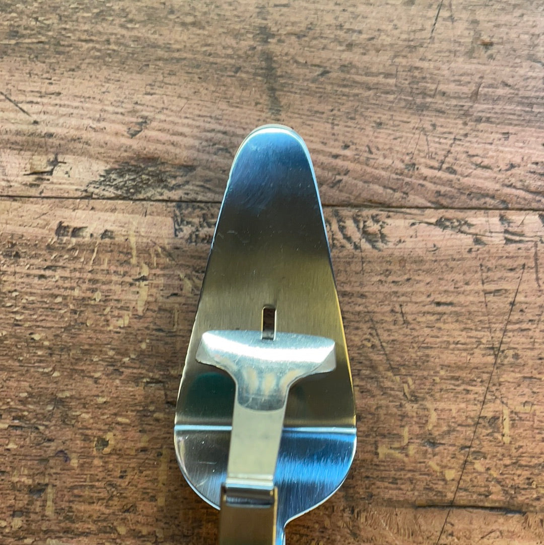 Cake server with ejector