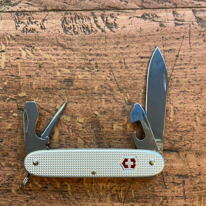 Pioneer in aluminium