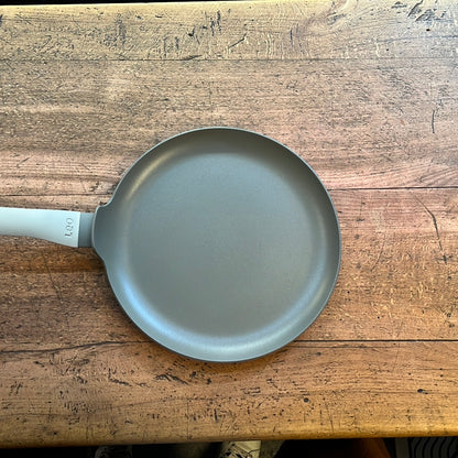 Pan for crepes