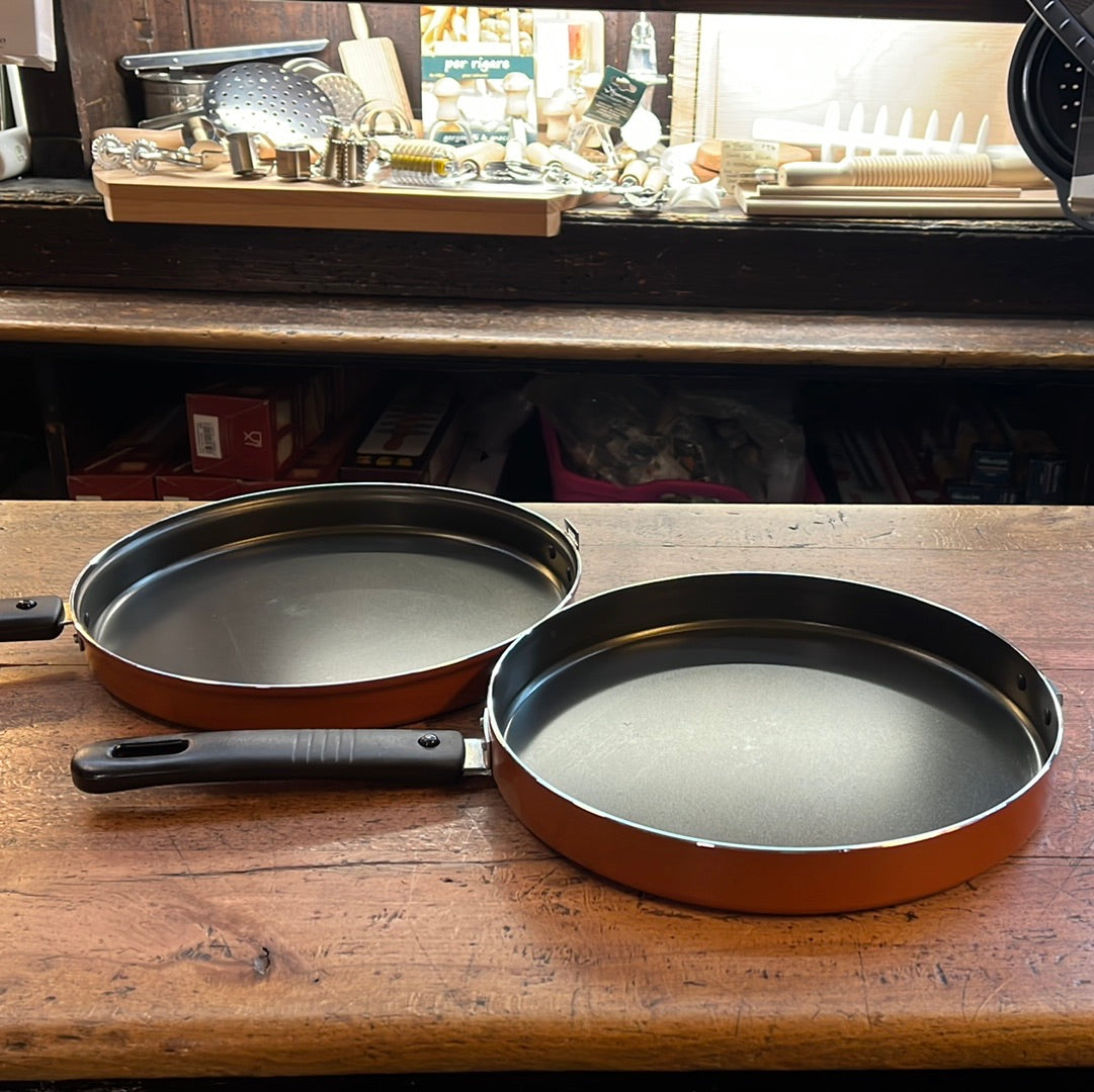 Omelette pan