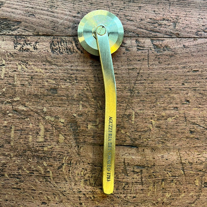 Smooth brass spur
