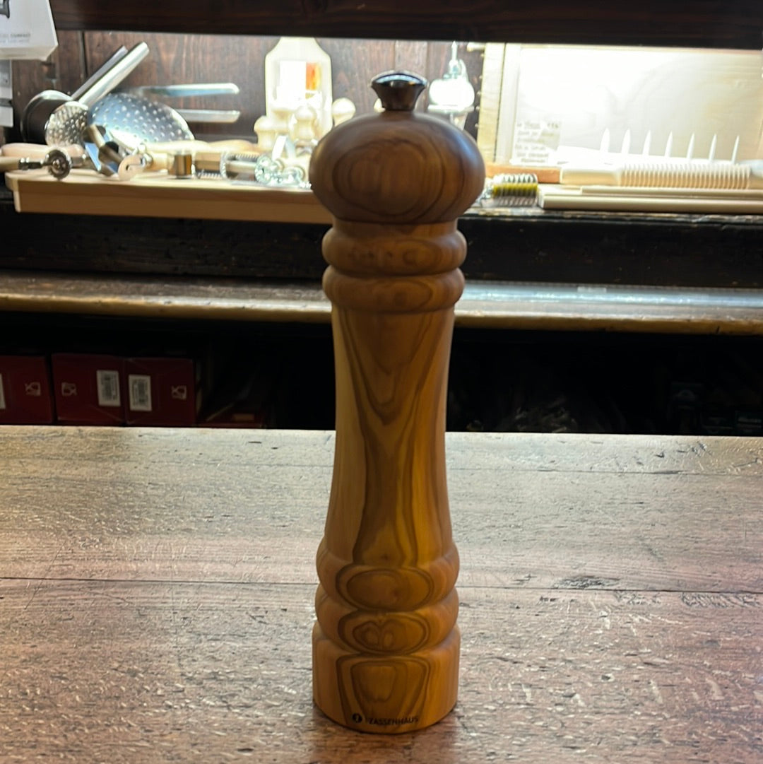 Salt grinder
