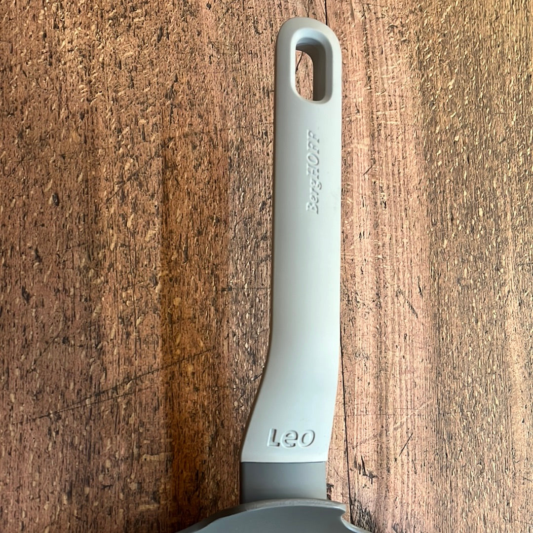 Pan for crepes