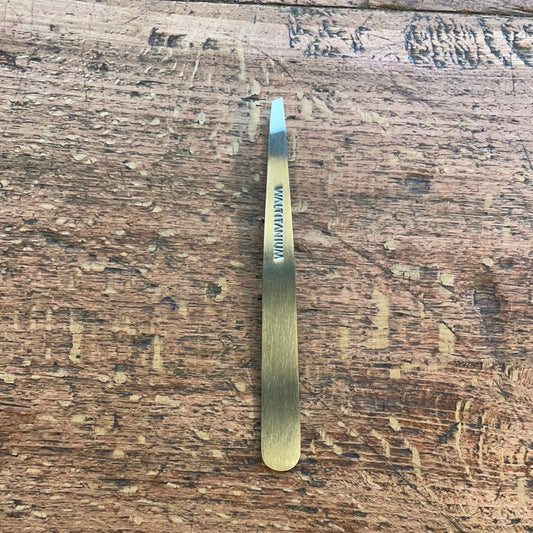 Eyebrow tweezers
