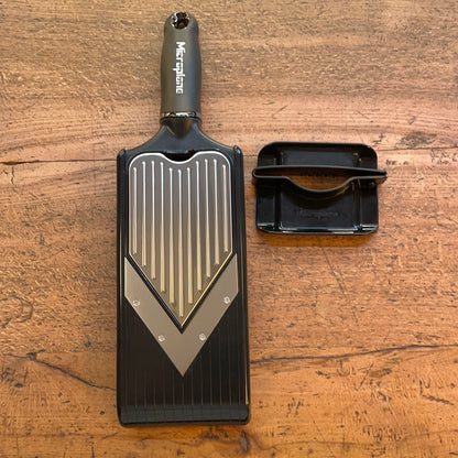 Mandolin with V-blade