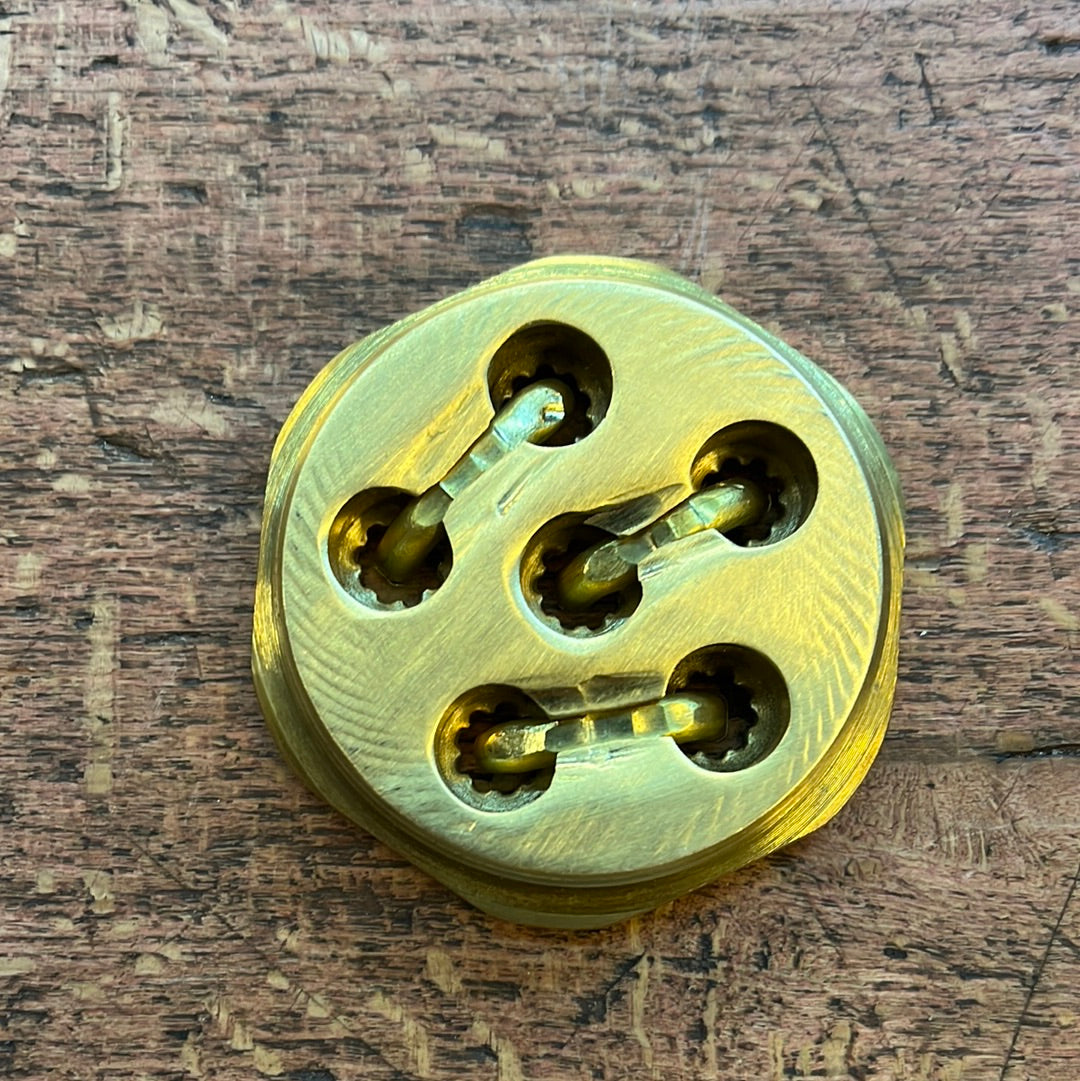 Brass macaroni die