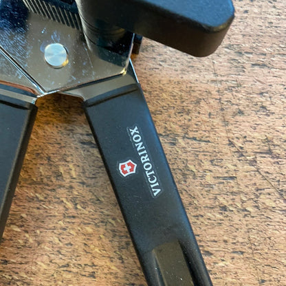 Universal can opener