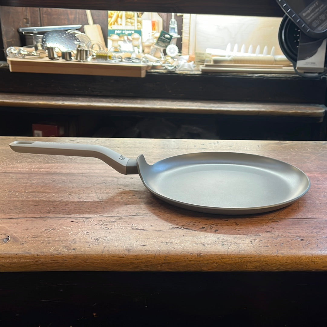 Pan for crepes