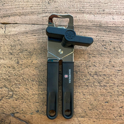 Universal can opener